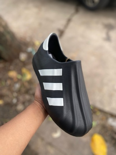 Adiform