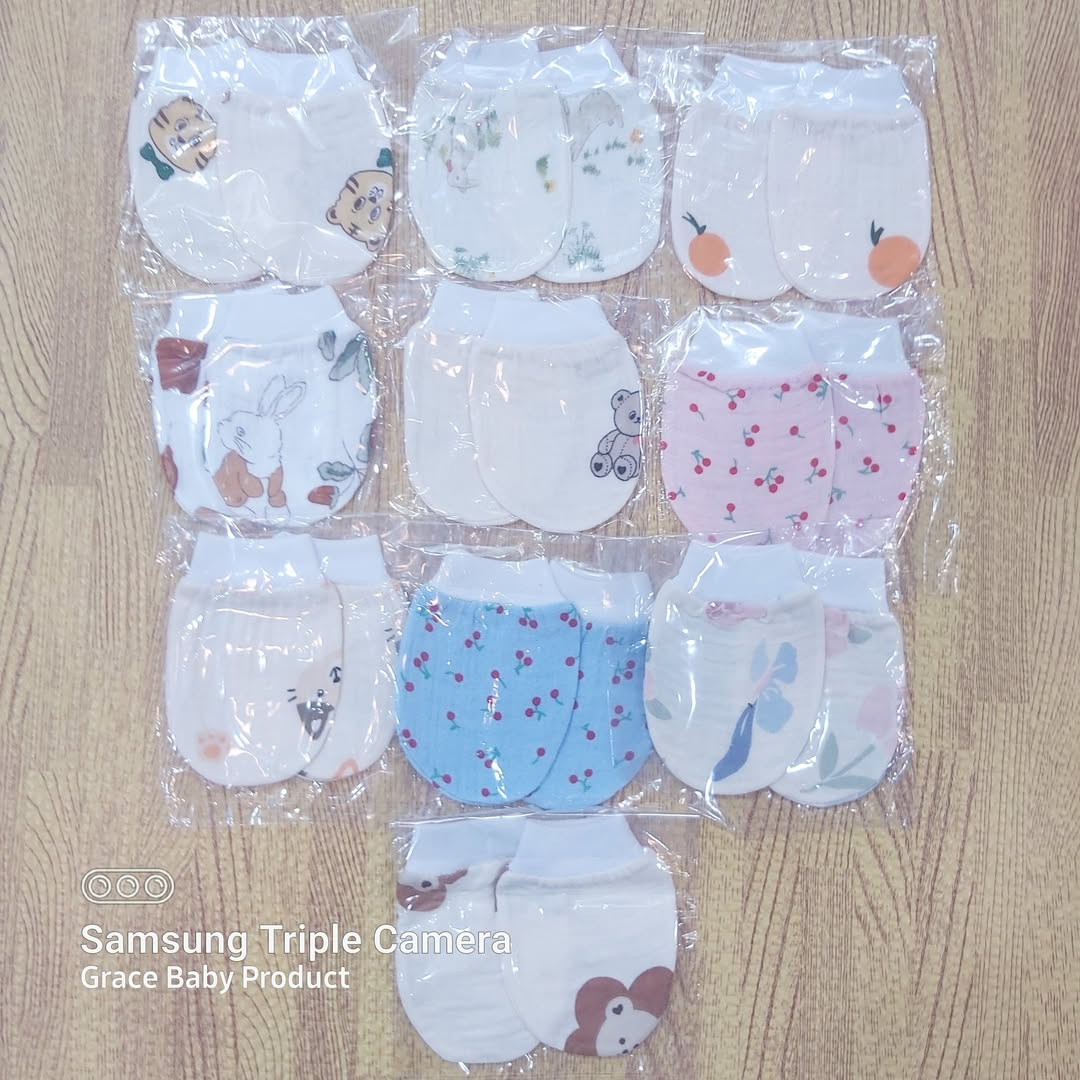 (Buy 2 - get 10% off) grace baby လက်အိတ်